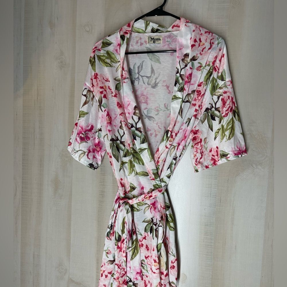 Show me your Mumu cottage print white pink green floral short robe, one size